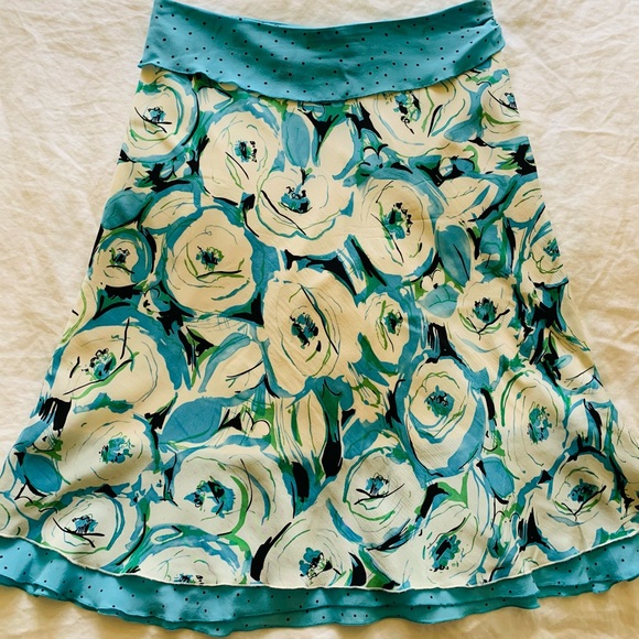 Kenzie - women’s silk summer skirt (Size 2) - Picture 4 of 4